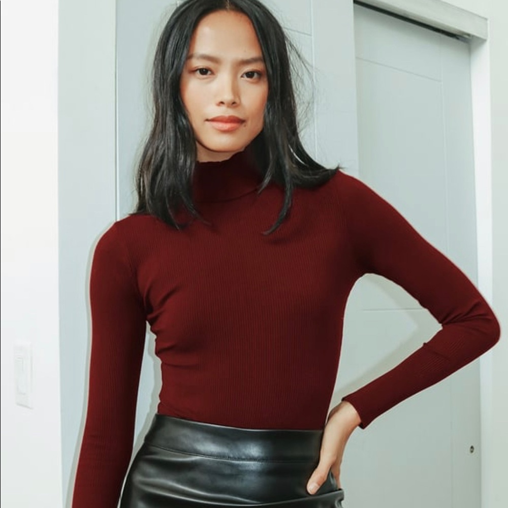 Lulus burgundy ribbed long sleeve mock neck bodysuit